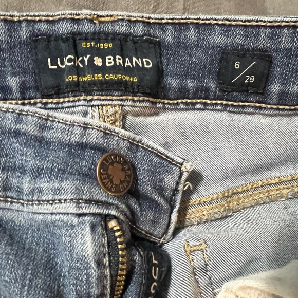 💖👖🌸LUCKY brand distressed straight leg jeans - Picture 2 of 8